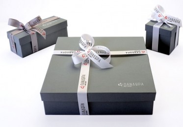 Πολυτελή συσκευασία.